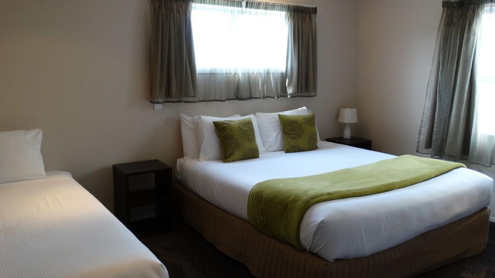 Southpacific Motel Whangamata Esterno foto