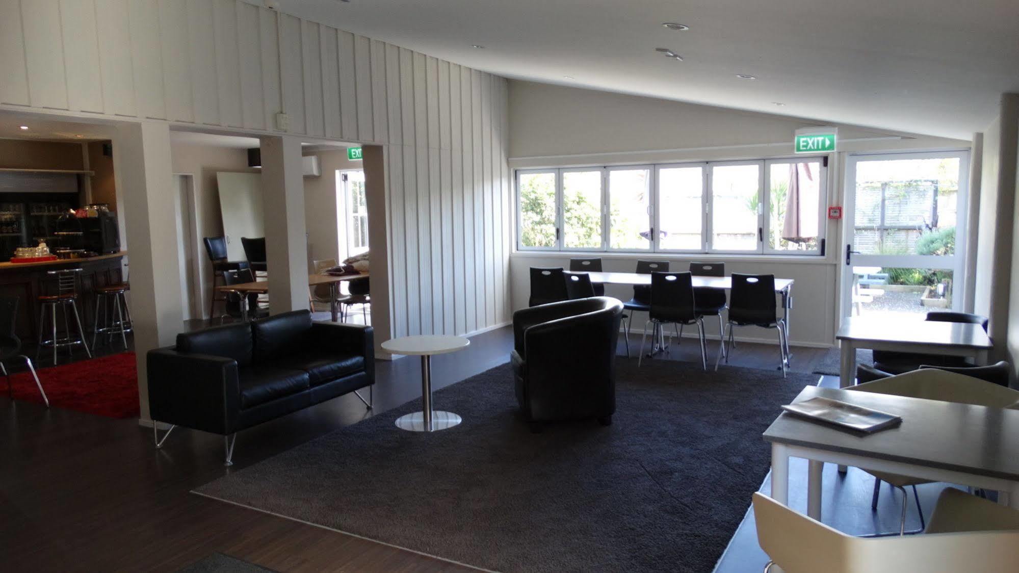 Southpacific Motel Whangamata Esterno foto