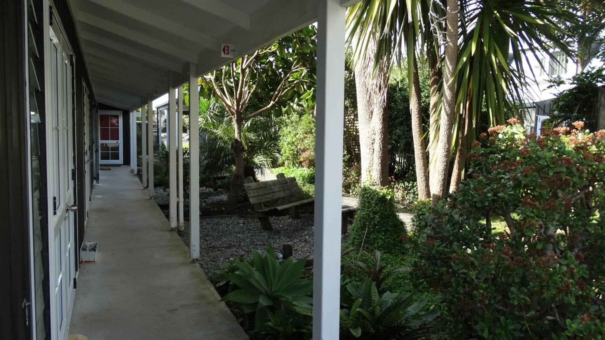 Southpacific Motel Whangamata Esterno foto