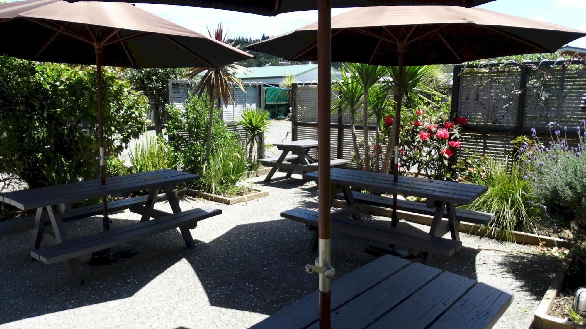 Southpacific Motel Whangamata Esterno foto