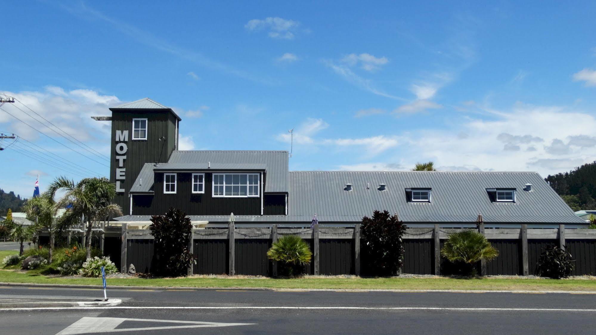 Southpacific Motel Whangamata Esterno foto