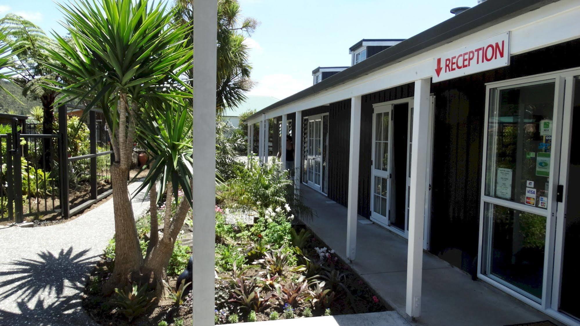 Southpacific Motel Whangamata Esterno foto